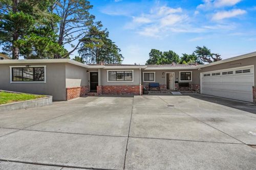 618 Mar Vista Dr, Monterey, CA, 93940-4231 | Card Image