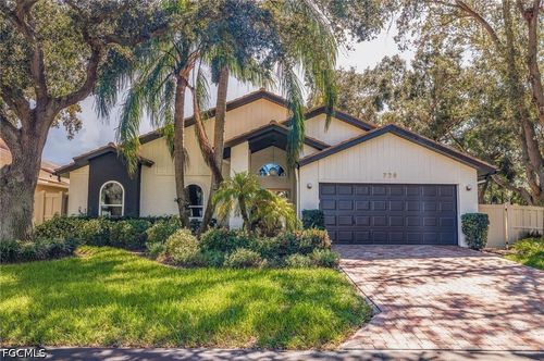 720 White Sand Dr Ne, ST PETERSBURG, FL, 33703-3159 | Card Image