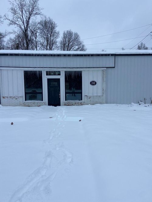 2369 Lake St, Niles, MI, 49120-1321 | Card Image