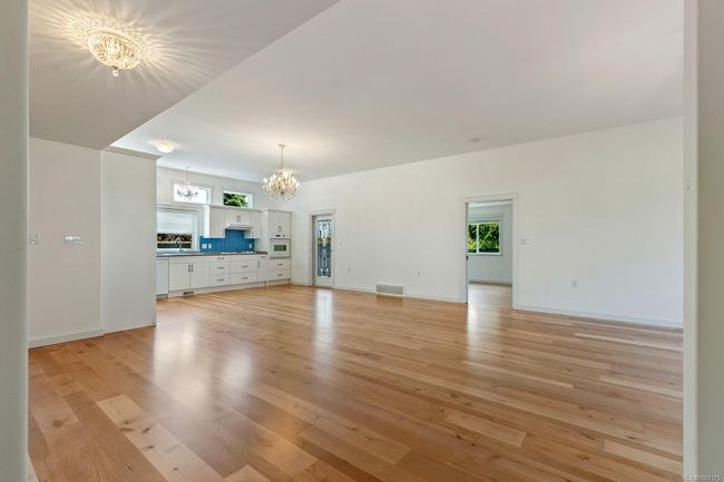 2125 Stadacona Dr, House other with 3 bedrooms, 2 bathrooms and 1 parking in Comox BC | Image 9