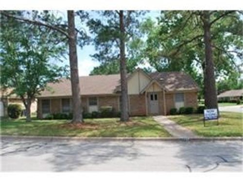 7250 Vanessa Dr, Fort Worth, TX, 76112-4334 | Card Image