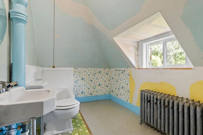 3rd Level Bathroom | Image 56