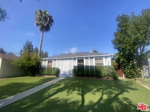 6550 Hanna Ave, Woodland Hills, CA, 91303-2515 | Card Image