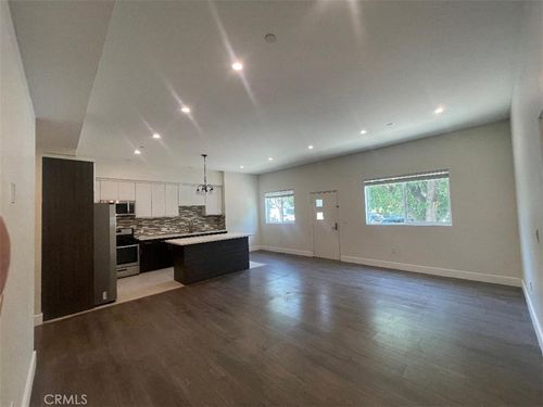 101-6445 Woodley Ave, Van Nuys, CA, 91406 | Card Image