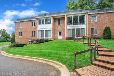 22 - 1720 Tiverton Road, Condo with 2 bedrooms, 2 bathrooms and null parking in Bloomfield Hills MI | Image 2