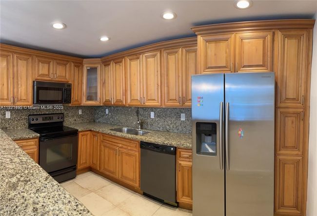 APT-207 - 19390 Collins Ave, Condo with 2 bedrooms, 2 bathrooms and null parking in Sunny Isles Beach FL | Image 26