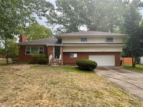 3633 Edgewood Dr, Stow, OH, 44224-3926 | Card Image