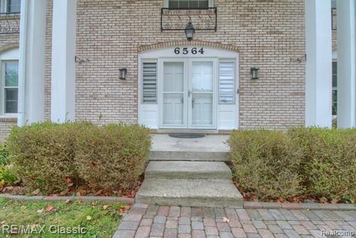 6564 Alderley Way, West Bloomfield, MI, 48322-3847 | Card Image