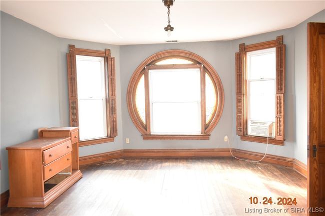 326 N Sycamore St, Home with 4 bedrooms, 2 bathrooms and null parking in Campbellsburg IN | Image 25