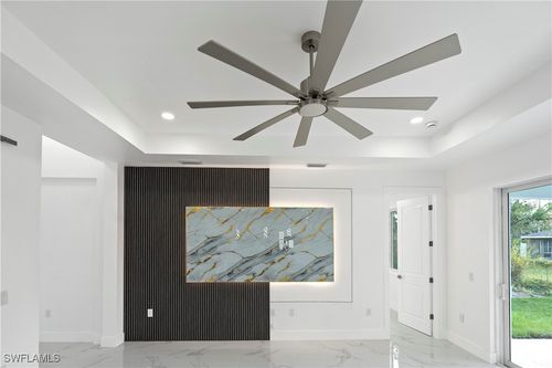 918 Hollister Ave, LEHIGH ACRES, FL, 33974-4622 | Card Image