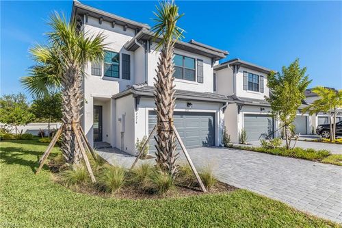 7574 Rockefeller Dr, NAPLES, FL, 34119-9852 | Card Image