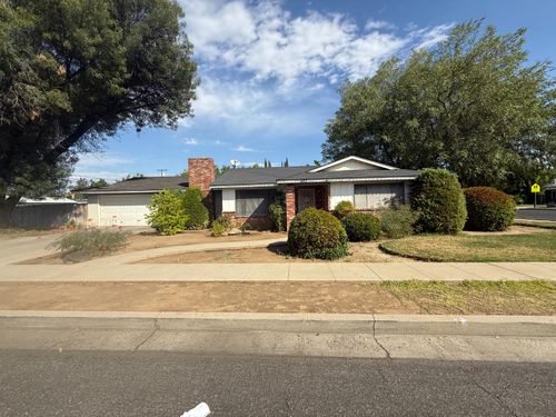 497 E North Way, Dinuba, CA, 93618-1626 | Card Image