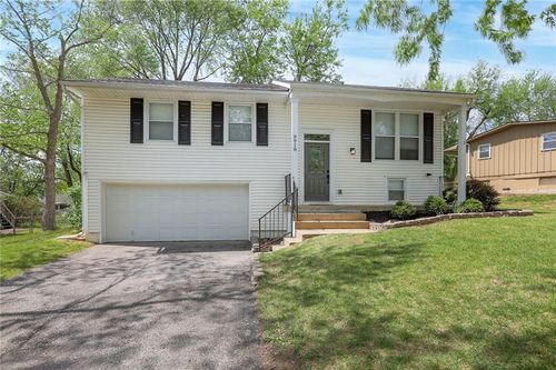 9918 Countryside Rd, Lenexa, KS, 66215-1733 | Card Image