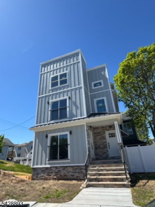 29 S 2nd St, Elizabethport, NJ, 07206-1606 | Card Image