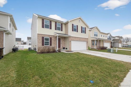 1645 Golfview Dr, Ypsilanti, MI, 48198-3520 | Card Image