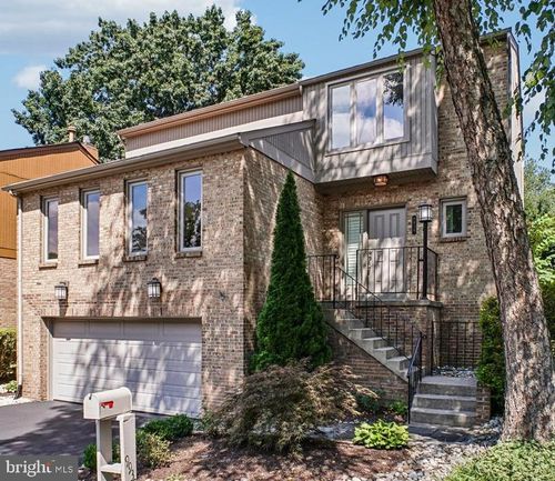 9938 Great Oaks Way, FAIRFAX, VA, 22030-1616 | Card Image