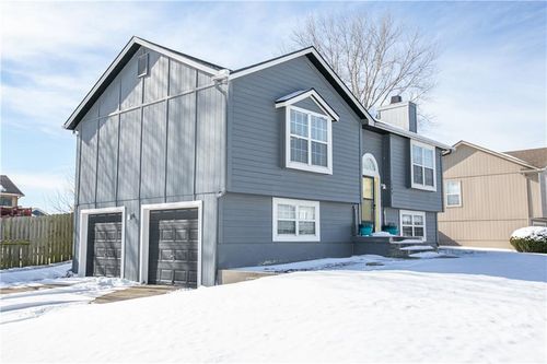 1203 Willow Dr, Greenwood, MO, 64034-9247 | Card Image