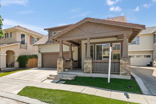 464 W Callado Ct, Mountain House, CA, 95391-2070 | Card Image
