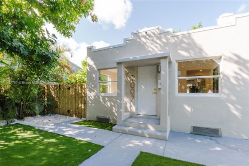 1007 Nw 120th St, North Miami, FL, 33168-6330 | Card Image