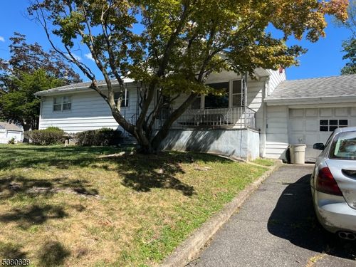 2 Overlook Ave, Little Falls, NJ, 07424-1917 | Card Image