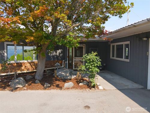6 Nulton Ln, Oroville, WA, 98844-9365 | Card Image