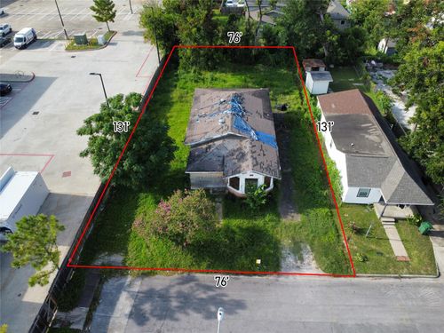 201 E 30th St, Houston, TX, 77018-8401 | Card Image