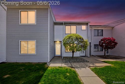 47 Rosebud Ln, Mount Clemens, MI, 48043-1475 | Card Image