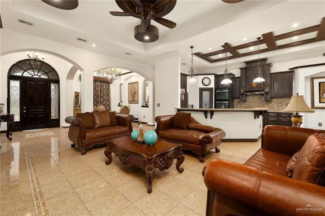 6813 N Gwin Rd, House other with 3 bedrooms, 3 bathrooms and 2 parking in Edinburg TX | Image 7
