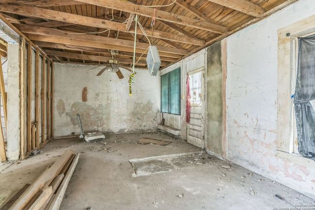 118 Gentry St, House other with 2 bedrooms, 1 bathrooms and null parking in San Antonio TX | Image 9