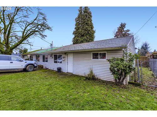 810 Yale Ave, Gladstone, OR, 97027-2160 | Card Image