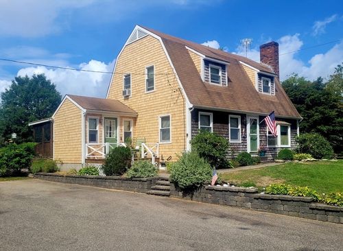 421 County Rd, West Wareham, MA, 02576-1503 | Card Image