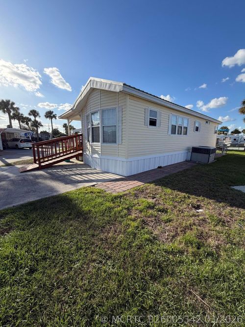 6673 Se 56th Ln, Okeechobee, FL, 34974-2565 | Card Image