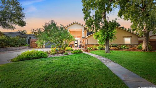 1069 Ivy Ln, Terrell Hills, TX, 78209-6061 | Card Image