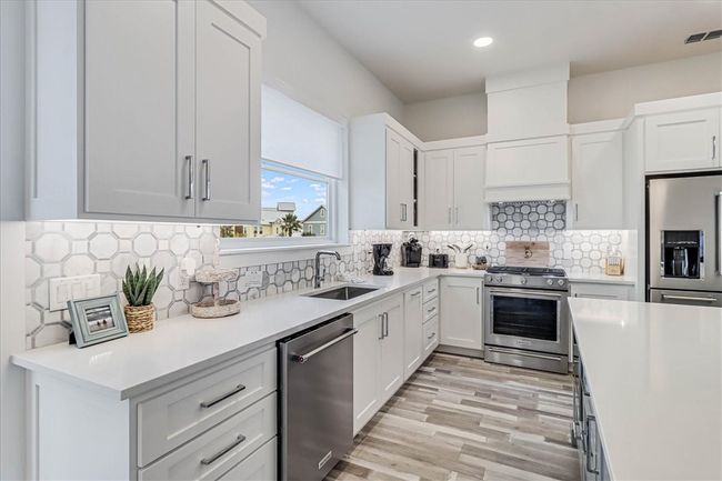 H - 4885 State Highway 361, Condo with 3 bedrooms, 3 bathrooms and 3 parking in Port Aransas TX | Image 17