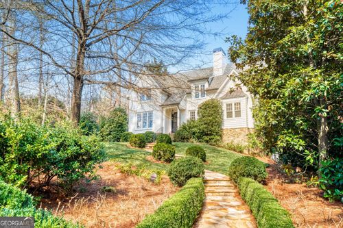 8 W Wieuca Rd Ne, Atlanta, GA, 30342-3218 | Card Image