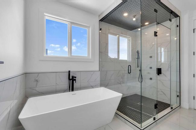 223 Kinniburgh Loop, House other with 4 bedrooms, 4 bathrooms and 5 parking in Chestermere AB | Image 45