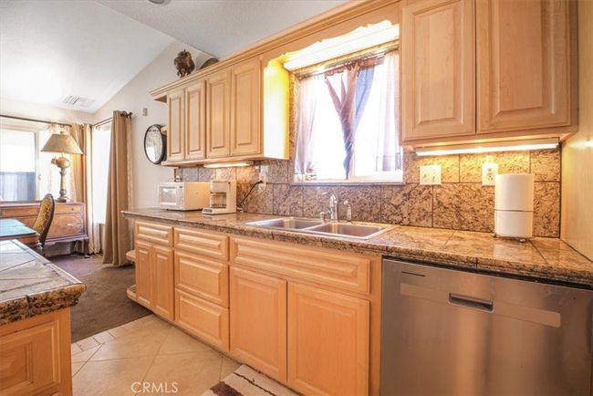 61975 Old Chisholm Trl, House other with 3 bedrooms, 3 bathrooms and 2 parking in Joshua Tree CA | Image 44