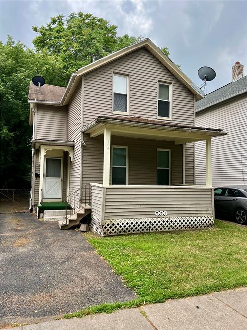 121 Columbia Ave, Rochester, NY, 14608-2615 | Card Image