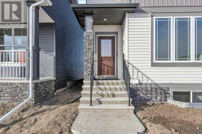 283 Hotchkiss Manor Se, House other with 3 bedrooms, 3 bathrooms and 2 parking in Calgary AB | Image 3