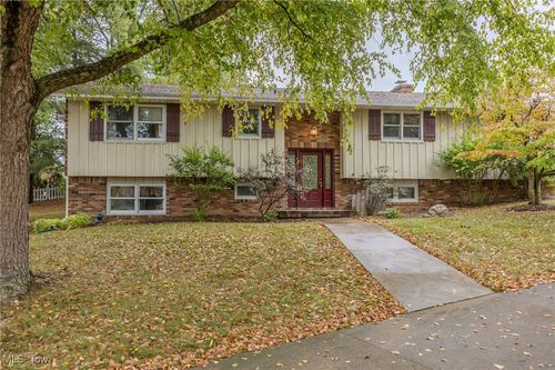 6150 Pilot View Cir, Louisville, OH, 44641-9253 | Card Image