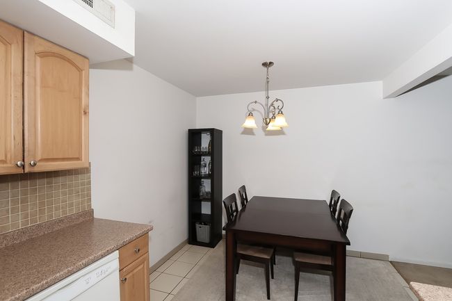 0 - 885 Wellington Ave, Home with 2 bedrooms, 2 bathrooms and null parking in Elk Grove Village IL | Image 12