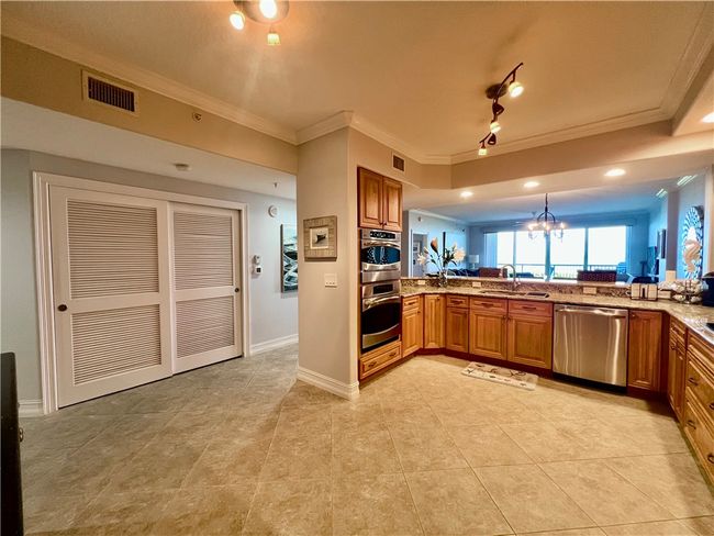 204A - 4160 N A1a, House attached with 3 bedrooms, 2 bathrooms and null parking in Hutchinson Island FL | Image 12