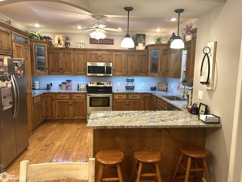 32 N Huron St, Emmetsburg, IA, 50536-1400 | Card Image