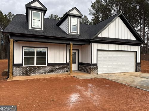 2113 N Hicks Rd, Toccoa, GA, 30577-6950 | Card Image