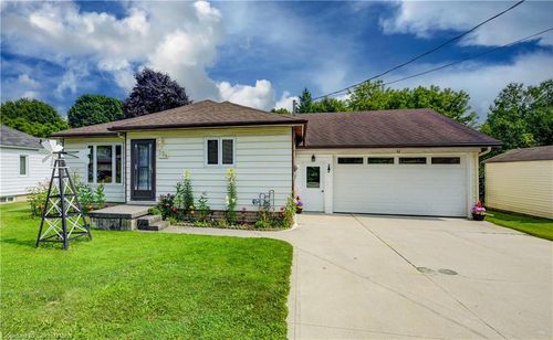 254 Wellington St W, Mount Forest, ON, N0G2L0 | Card Image