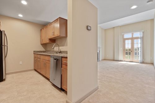 203-550 Washington St, Braintree, MA, 02184 | Card Image