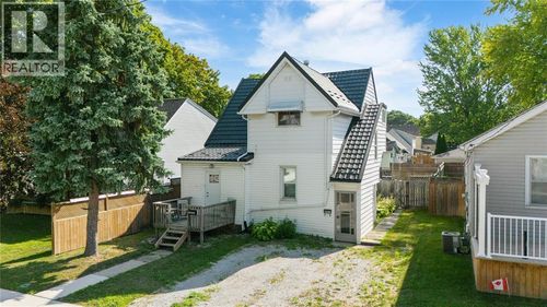 404 Russell St S, Sarnia, ON, N7T3M7 | Card Image