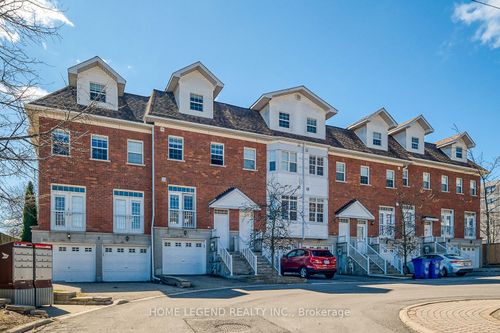 28 Loring Doolittle Crt, Aurora, ON, L4G7Y8 | Card Image