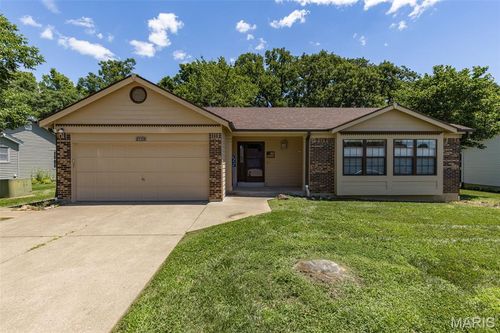 174 Rockaway Dr, O Fallon, MO, 63368-8005 | Card Image