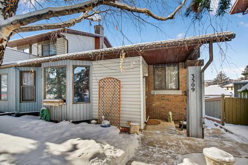 3509 49 St Sw, Calgary, AB, T3E6N8 | Card Image